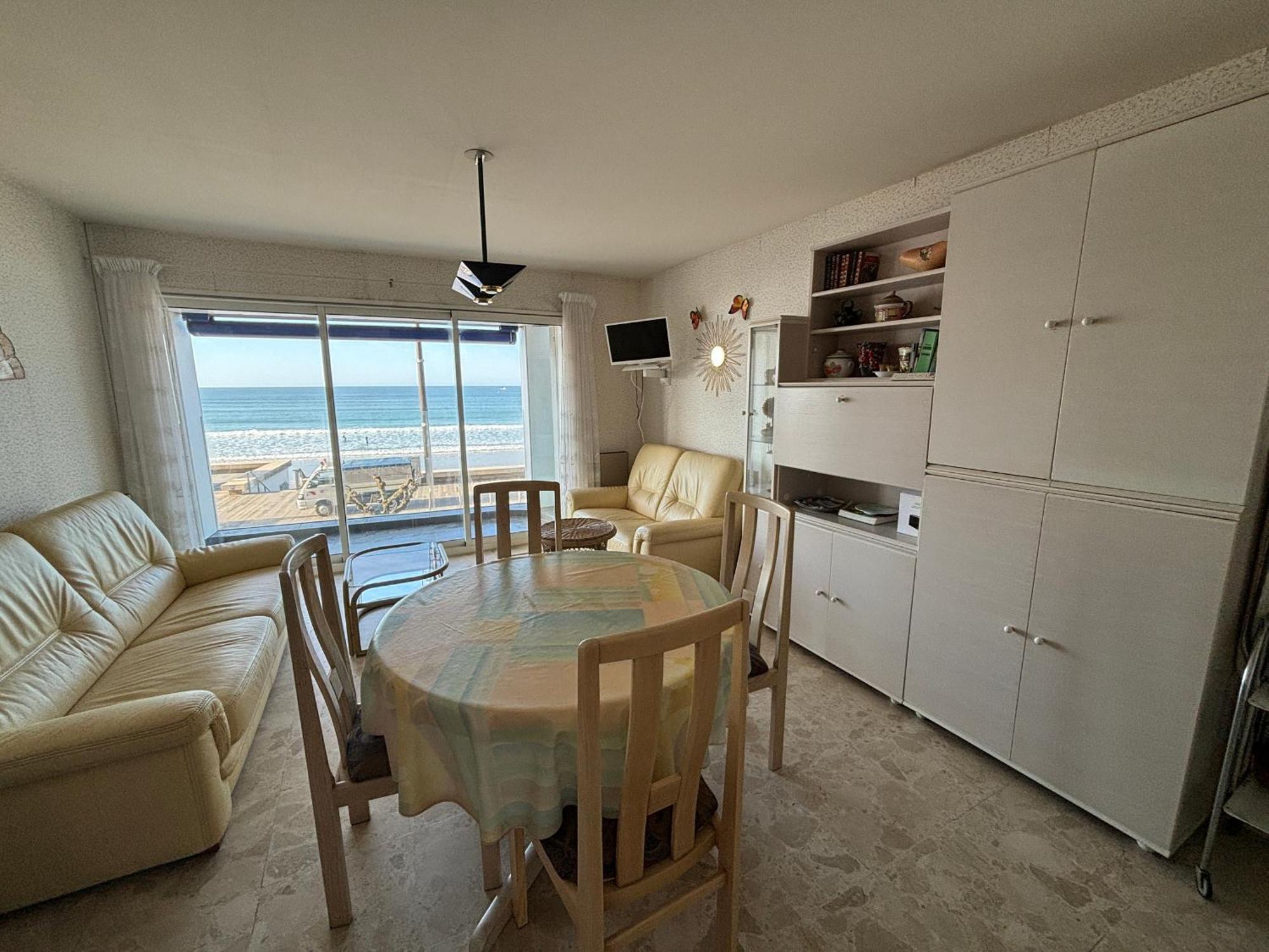 Appartement T2 Avec Balcon Et Vue Mer, 1Er Etage, Ascenseur, Tv, Cuisine Equipee - Fr-1-197-466 Les Sables-dʼOlonne Exteriör bild